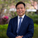 Dr. Eric Chong (President & CEO of Siemens Hong Kong & Macao)